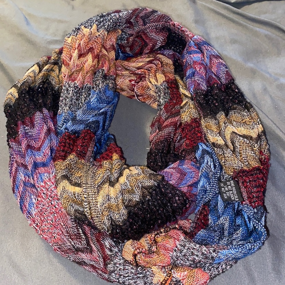 Multicolor infinity scarf